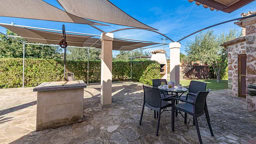 Villa Ullastre Dining area
