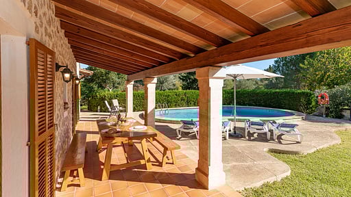 Villa Ullastre Dining area