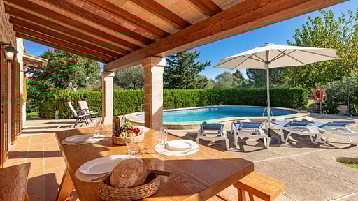 Villa Ullastre Dining area