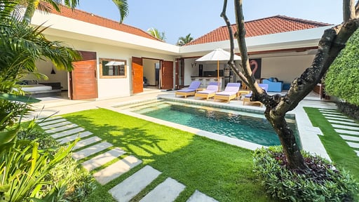 Villa Umah Kupu Kupu Dua Swimming pool