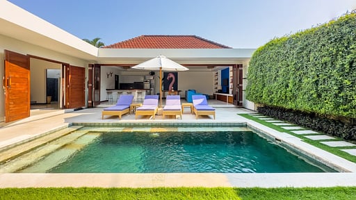 Villa Umah Kupu Kupu Dua Swimming pool