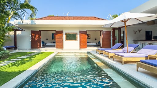Villa Umah Kupu Kupu Dua Swimming pool