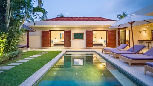 Villa Umah Kupu Kupu Dua Swimming pool