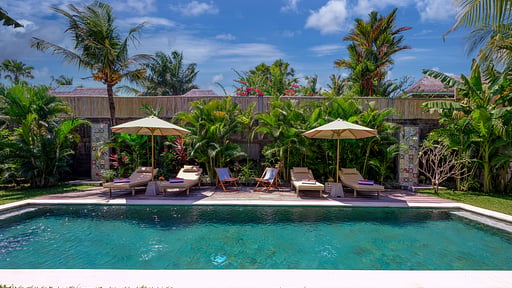 Villa Tirta Naga Swimming pool