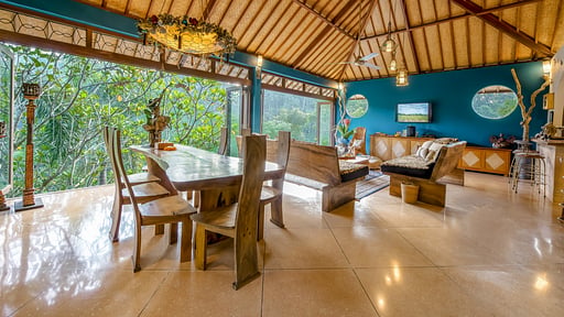 Villa Umah Shanti Dining area
