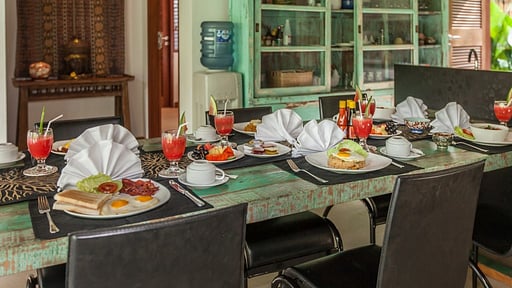 Villa Umah Wa Ke Dining area