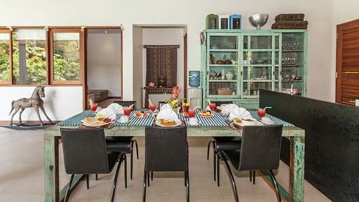 Villa Umah Wa Ke Dining area
