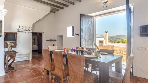 Villa Unicorn Dining area
