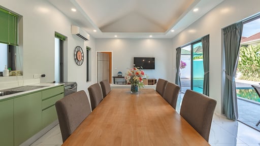 Villa V108 Costa 2 Dining area