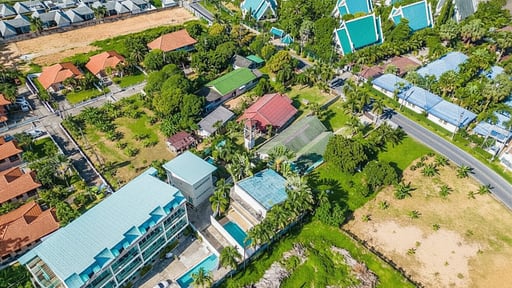 Villa V129 Nai Harn Фото с дрона