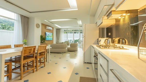 Villa V129 Nai Harn Кухня