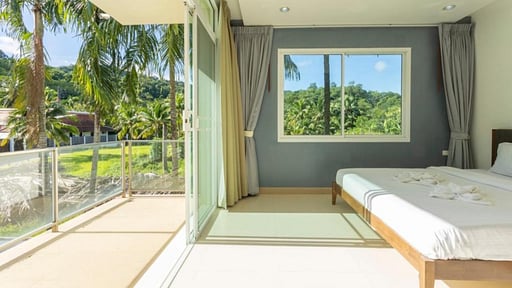 Villa V129 Nai Harn Спальня 1