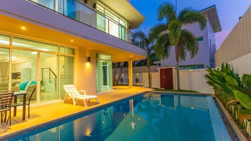 Villa V129 Nai Harn Бассейн