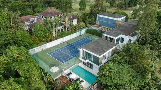 Villa V158 Tennis Court Drohnen-Bilder