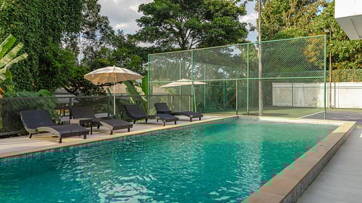 Villa V158 Tennis Court Schwimmbad