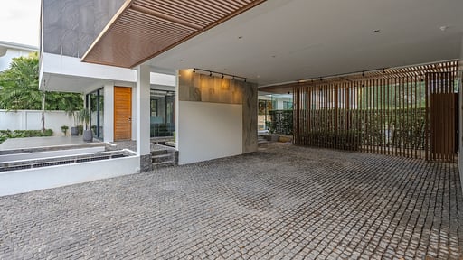 Villa V158 Tennis Court Parkflächen