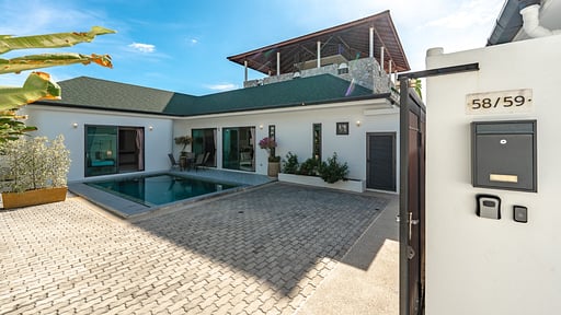 Villa V35 Costa One Parking areas