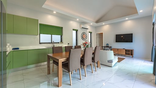 Villa V35 Costa One Dining area