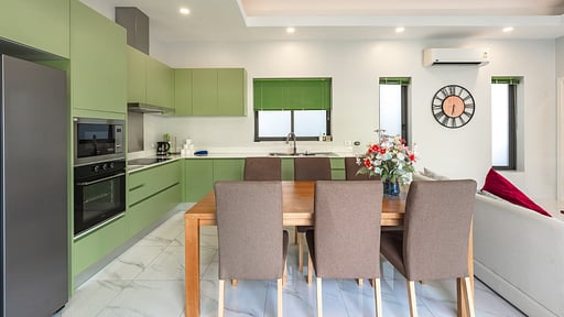 Villa V35 Costa One Dining area