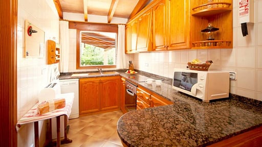 Villa Vadell Kitchen