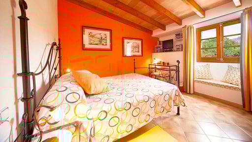 Villa Vadell Bedroom 1