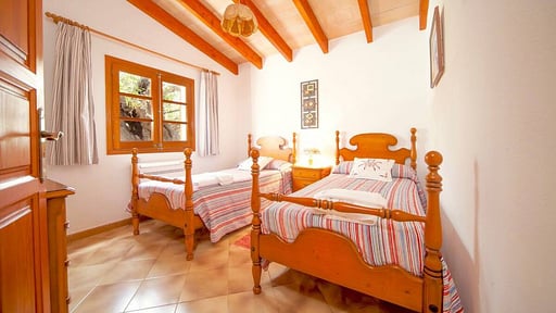 Villa Vadell Bedroom 2