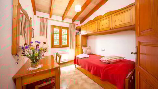 Villa Vadell Bedroom 3