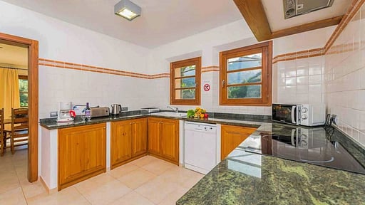 Villa Vall den March Kitchen