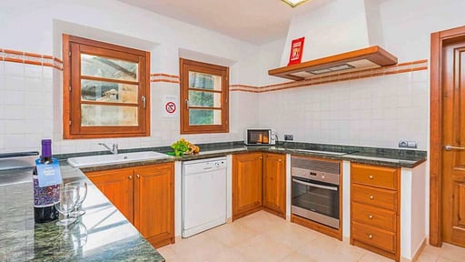 Villa Vall den March Kitchen