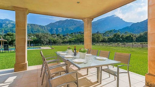 Villa Vall den March Eethoek