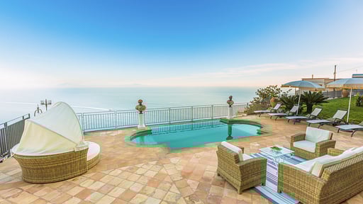 Villa Vangelo Piscina