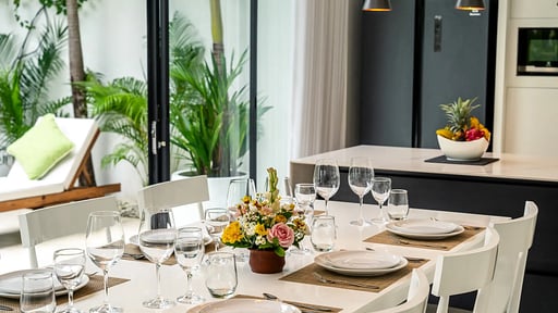 Villa Vantage 8 Dining area