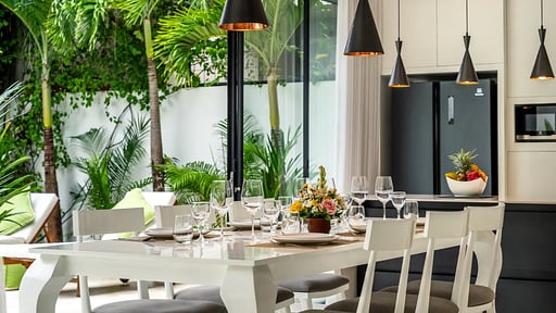 Villa Vantage 8 Dining area