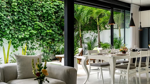 Villa Vantage 8 Dining area