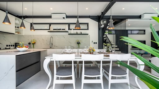 Villa Vantage 8 Dining area