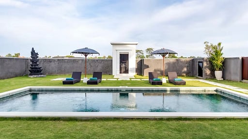 Villa Vara Swimming pool 2