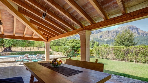 Villa Varitx Cerda Dining area