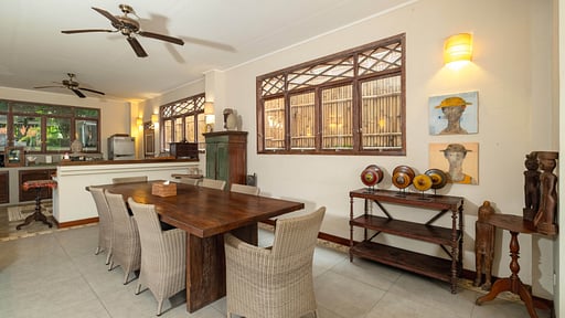 Villa Varuna Dining area