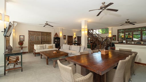 Villa Varuna Dining area