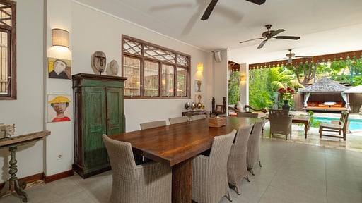 Villa Varuna Dining area