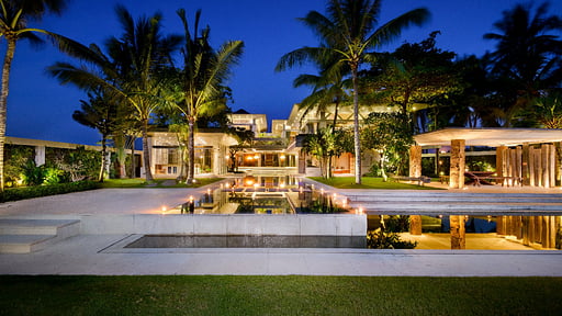 Villa Vedas Swimming pool 1