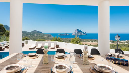 Villa Vedra Cala Carbo Dining area