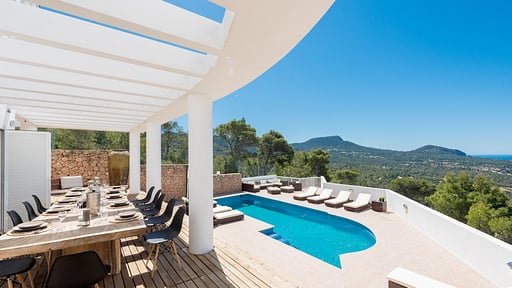 Villa Vedra Cala Carbo Dining area