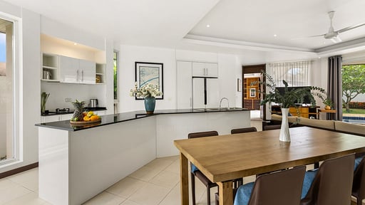 Villa Velaya Blue Dining area