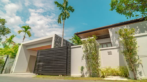 Villa Verde Parking areas