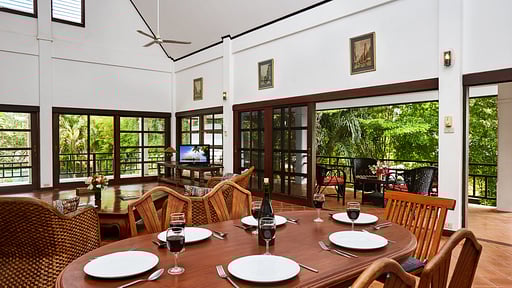 Villa Verde Dining area
