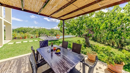 Villa Vertent Dining area