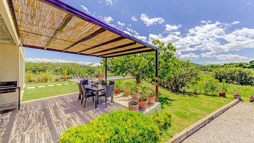 Villa Vertent Dining area