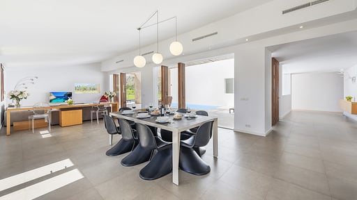 Villa Vine III Dining area