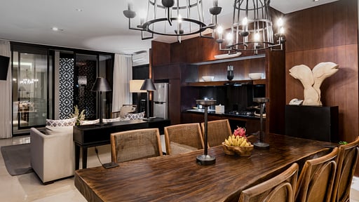 Villa Vinila Suite 3 BR Dining area